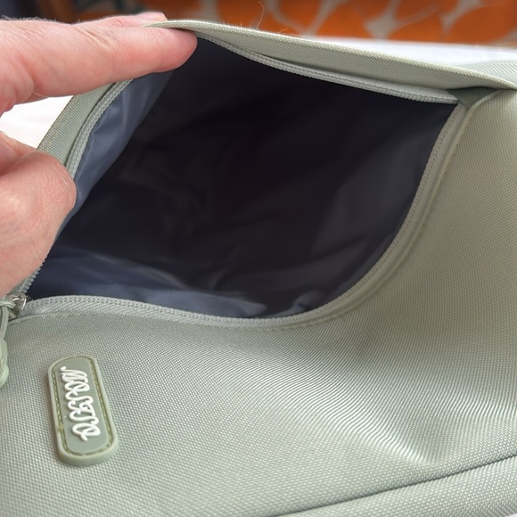 MOSISO Light Green Padded Zip Around Laptop Sleeve - Picture 4 of 6